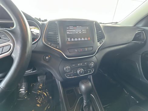 Used 2021 Jeep Cherokee Latitude Lux image 24