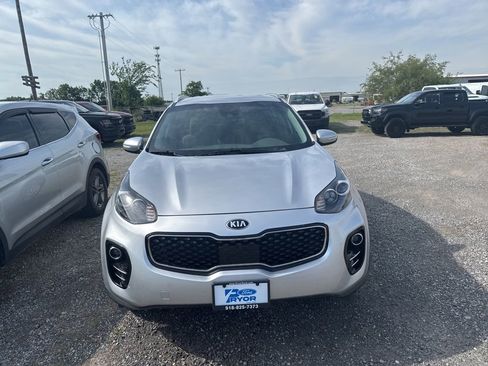 Used 2018 Kia Sportage LX w/ LX Technology Package AWD/4WD image 2