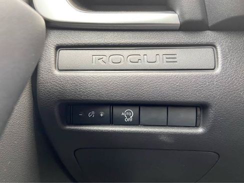 Used 2025 Nissan Rogue S FWD image 24
