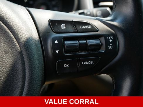 Used 2017 Kia Sorento AWD w/ LX Convenience Package image 18