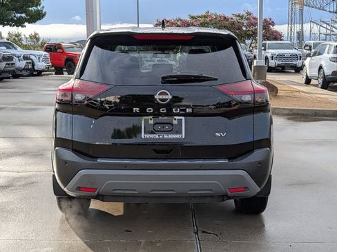 Used 2022 Nissan Rogue SV FWD image 7