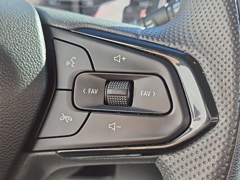 Used 2025 Chevrolet Trax LS image 18