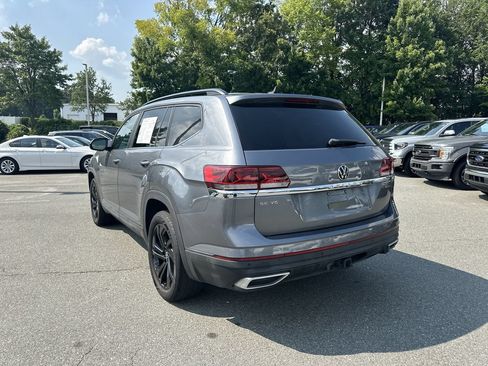 Used 2023 Volkswagen Atlas SE w/ Black Wheel Package AWD/4WD image 3
