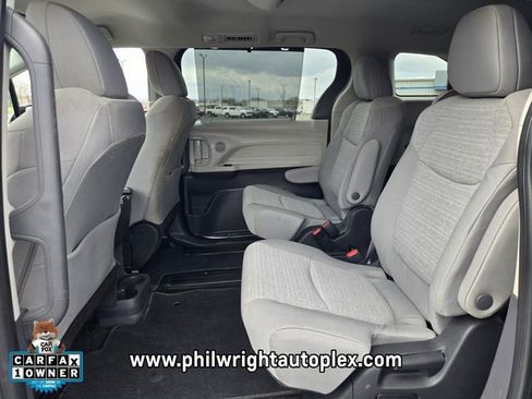 Used 2022 Toyota Sienna LE image 10