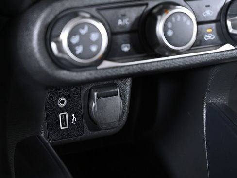 Used 2024 Nissan Versa S w/ S Plus Package image 18