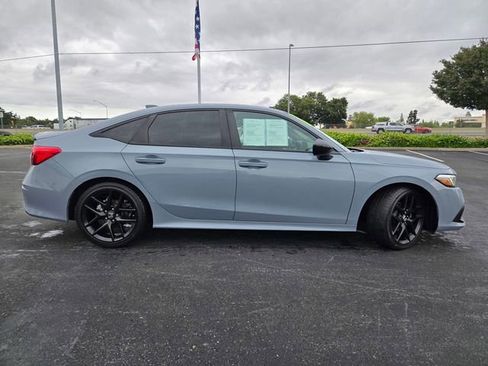 Used 2023 Honda Civic Sport image 3