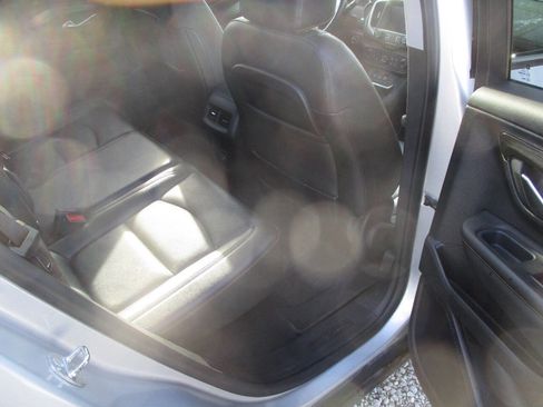 Used 2021 GMC Terrain SLT w/ Infotainment Package II image 9