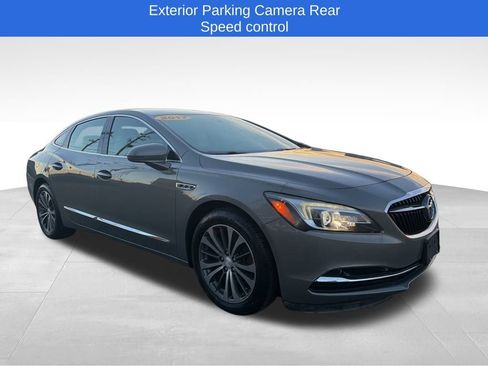 Used 2017 Buick LaCrosse Preferred image 3