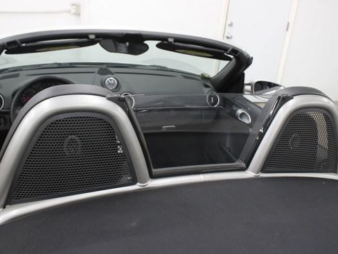 Used 2005 Porsche Boxster image 21