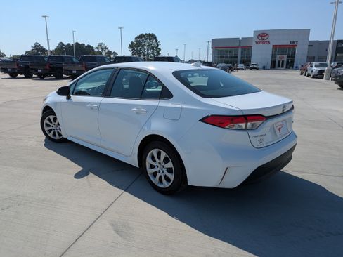 Certified 2023 Toyota Corolla LE image 5