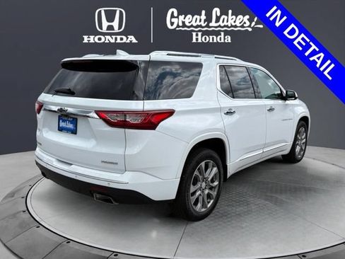 Used 2019 Chevrolet Traverse Premier w/ Driver Confidence II Package FWD image 6