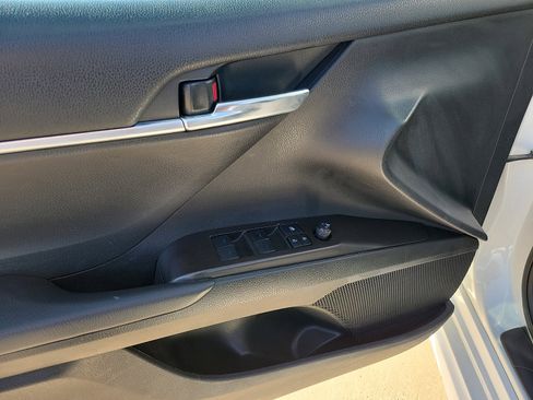 Used 2023 Toyota Camry SE image 14