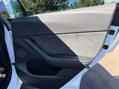 Used 2023 Tesla Model Y AWD image 24