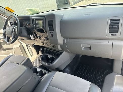 Used 2016 Nissan NV 2500 SV w/ Technology Package RWD image 9