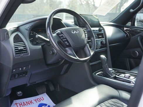Used 2024 INFINITI QX80 Sensory image 10
