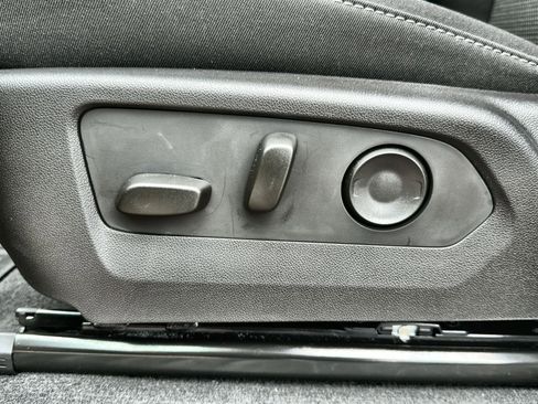 New 2025 GMC Canyon Elevation w/ Convenience Package image 14