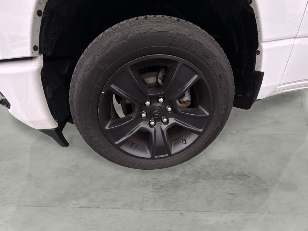 Used 2023 RAM 1500 4x4 Crew Cab image 10