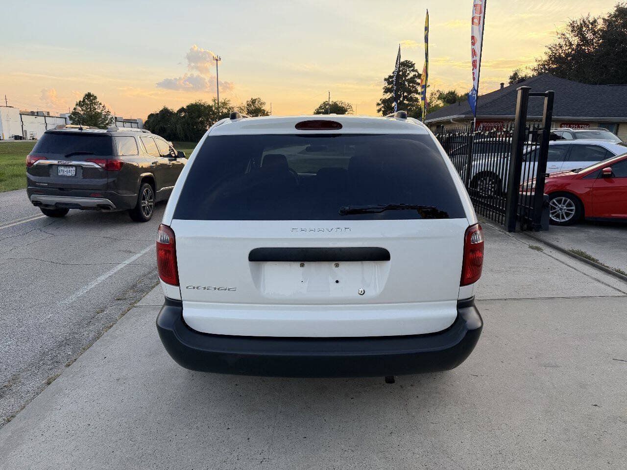 Used 2005 Dodge Caravan SE w/ Popular Equipment Group FWD image 7