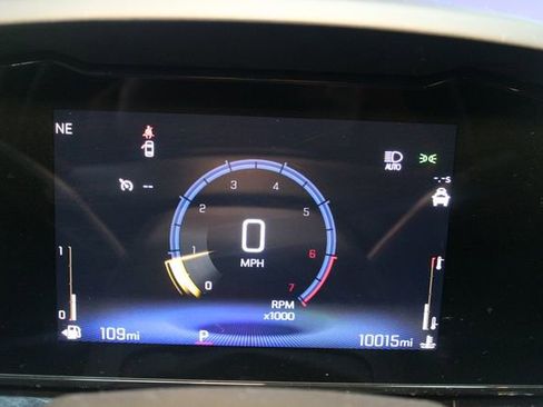 Used 2025 Chevrolet Trax RS w/ Sunroof Package image 21