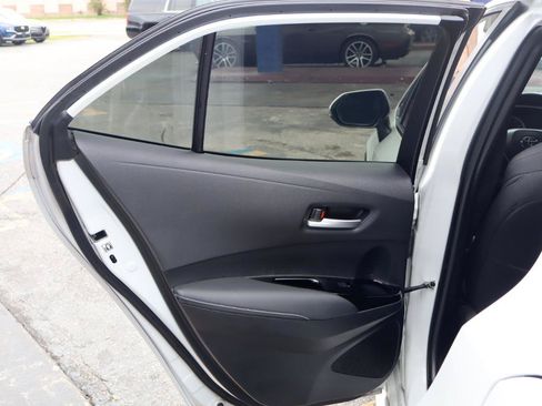 Used 2021 Toyota Corolla SE FWD image 18