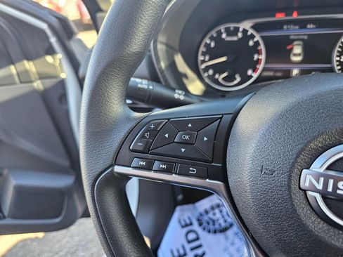 Used 2025 Nissan Sentra SV FWD image 18