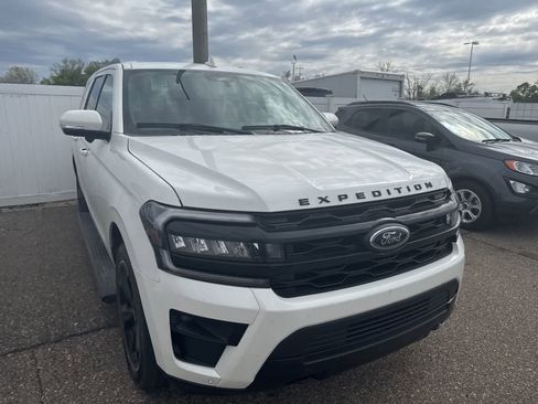 Used 2023 Ford Expedition Limited AWD/4WD image 7