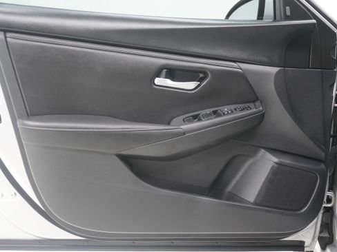 Used 2023 Nissan Sentra SV FWD image 14
