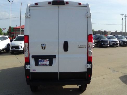 Used 2025 RAM ProMaster 2500 w/ Safety Group FWD image 7