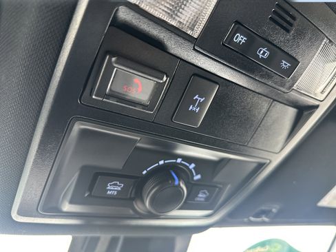 Used 2021 Toyota Tacoma TRD Off-Road image 18