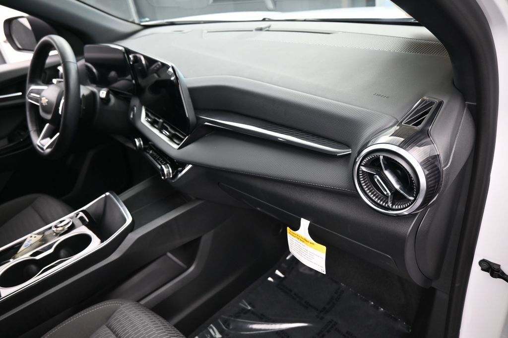 Used 2026 Chevrolet Equinox LT FWD image 40