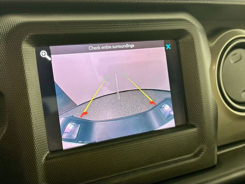 Used 2021 Jeep Gladiator Sport image 17