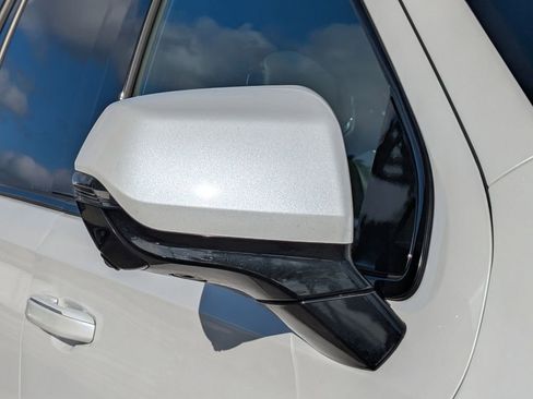 Used 2022 Cadillac Escalade ESV Sport w/ Touring Package image 12