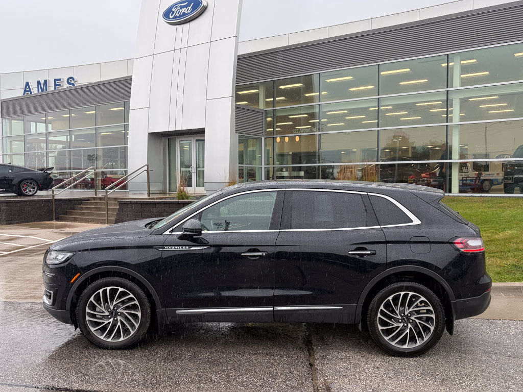 Used 2020 Lincoln Nautilus Reserve w/ Equipment Group 201A AWD/4WD image 3