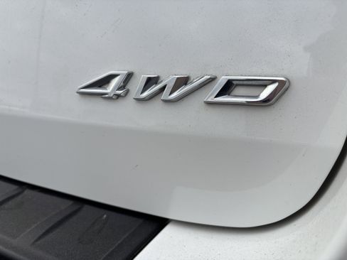 Used 2022 Ford Explorer XLT AWD/4WD image 12