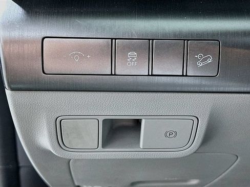 Used 2024 Hyundai Kona SEL FWD image 10
