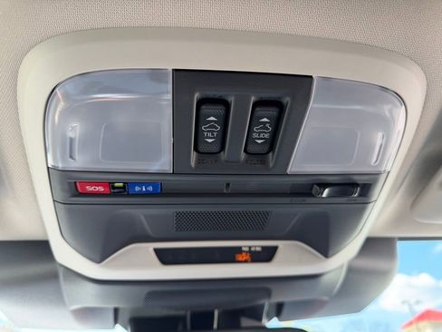 Used 2025 Subaru Crosstrek 2.0i Premium image 30