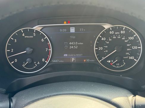 Used 2025 Nissan Altima 2.5 SV w/ SV Premium Package FWD image 5