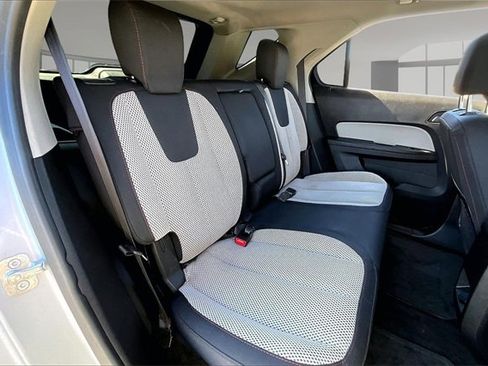 Used 2017 Chevrolet Equinox LS image 21