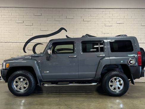 Used 2009 HUMMER H3 Luxury AWD/4WD image 8