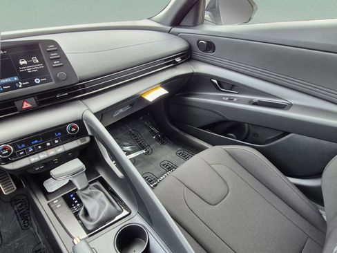 New 2026 Hyundai Elantra Sport FWD image 13