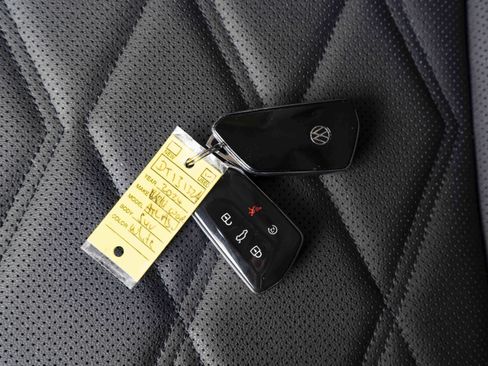 Used 2024 Volkswagen Atlas SE w/ Black Wheel Package image 46