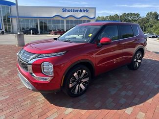 Used 2025 Mitsubishi Outlander SE FWD video 1