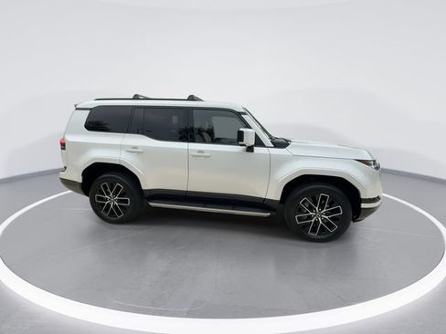 Used 2024 Lexus GX 550 w/ Cold Area Package AWD/4WD image 9
