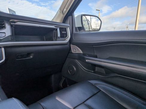 Used 2024 Ford Expedition Max XLT RWD image 17