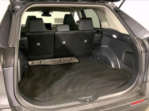 Used 2025 Toyota RAV4 LE AWD/4WD image 4