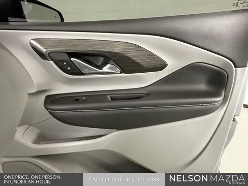 Used 2023 GMC Terrain SLE w/ Driver Convenience Package image 15