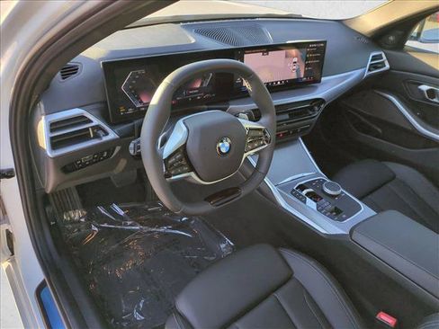 Used 2025 BMW 330i Sedan w/ M Sport Package RWD image 10