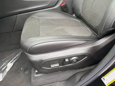 New 2025 Jeep Grand Cherokee 4WD image 10