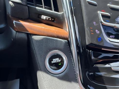 Used 2019 Cadillac Escalade ESV Luxury RWD image 52