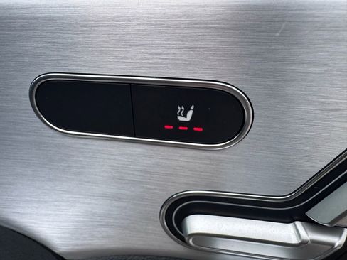 Used 2021 Mercedes-Benz CLA 250 4MATIC image 33